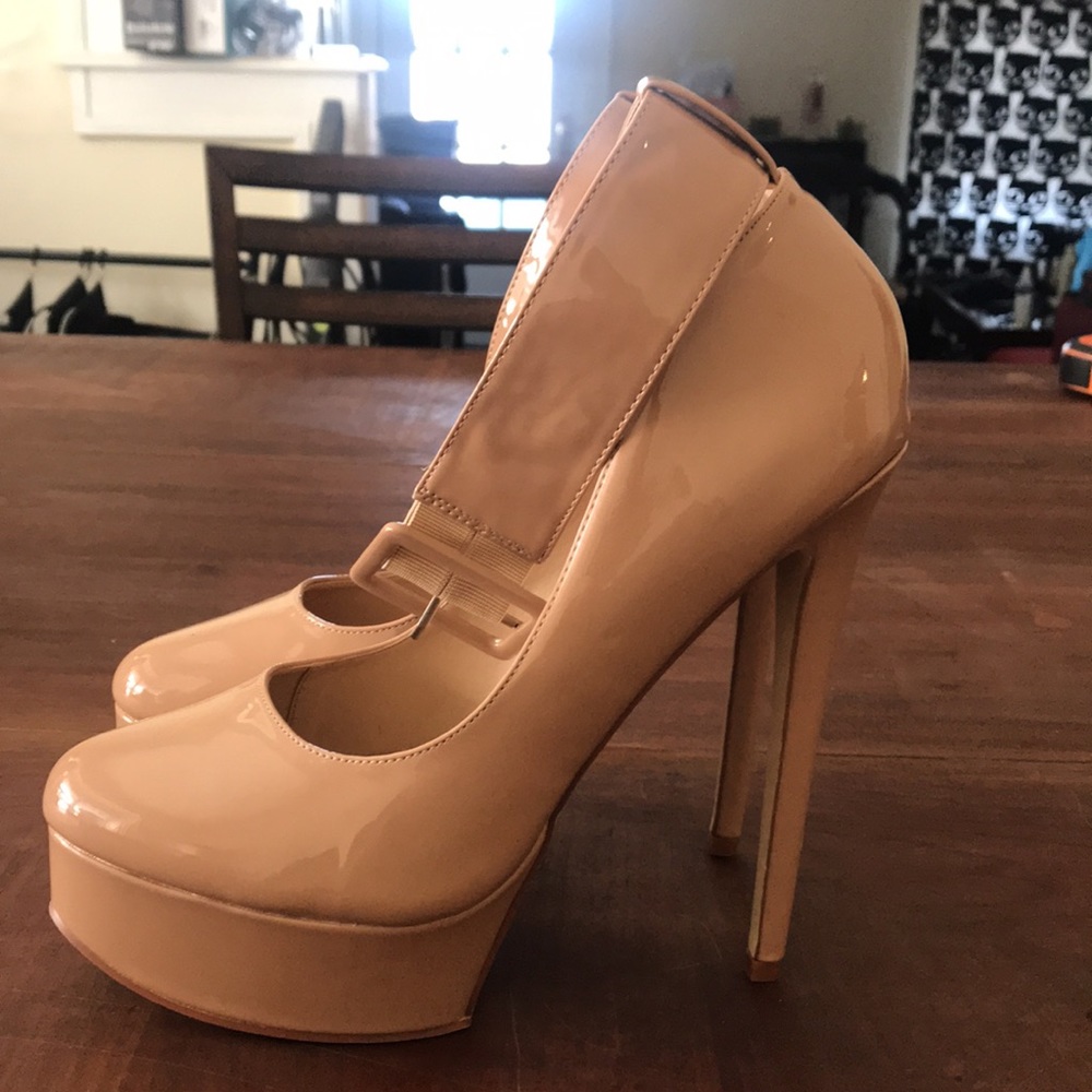 Nude platform pump